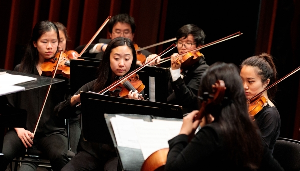 Dartmouth Symphony Orchestra Fall 2019 Dartmouth Symphony Orchestra Fall 2019